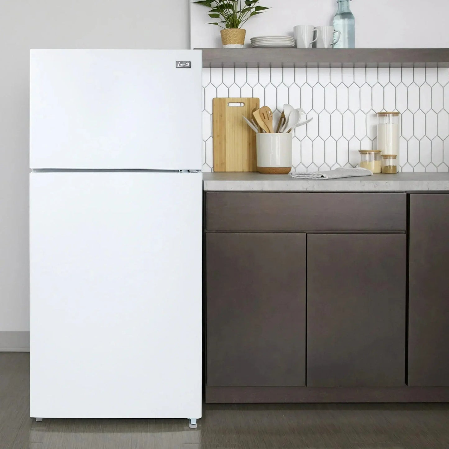 Avanti Frost-Free Apartment Size Refrigerator, 18.0 Cu. Ft. Capacity, in White (FF18D0W-4) | Fridge.com