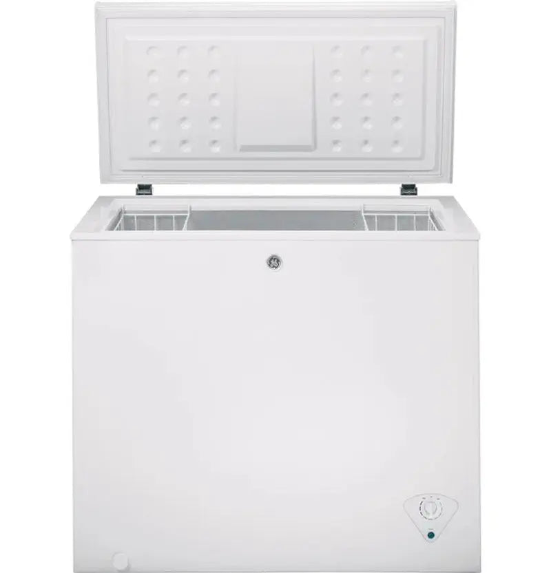 GE 7.0 Cu. Ft. Manual Defrost Chest Freezer | Fridge.com