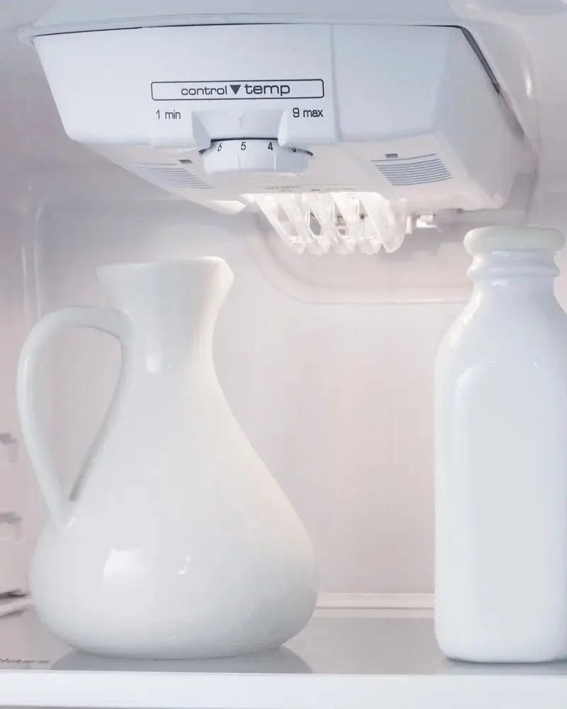 Summit Appliance 28" 12.9 Cubic Feet Top Freezer Refrigerator | Fridge.com