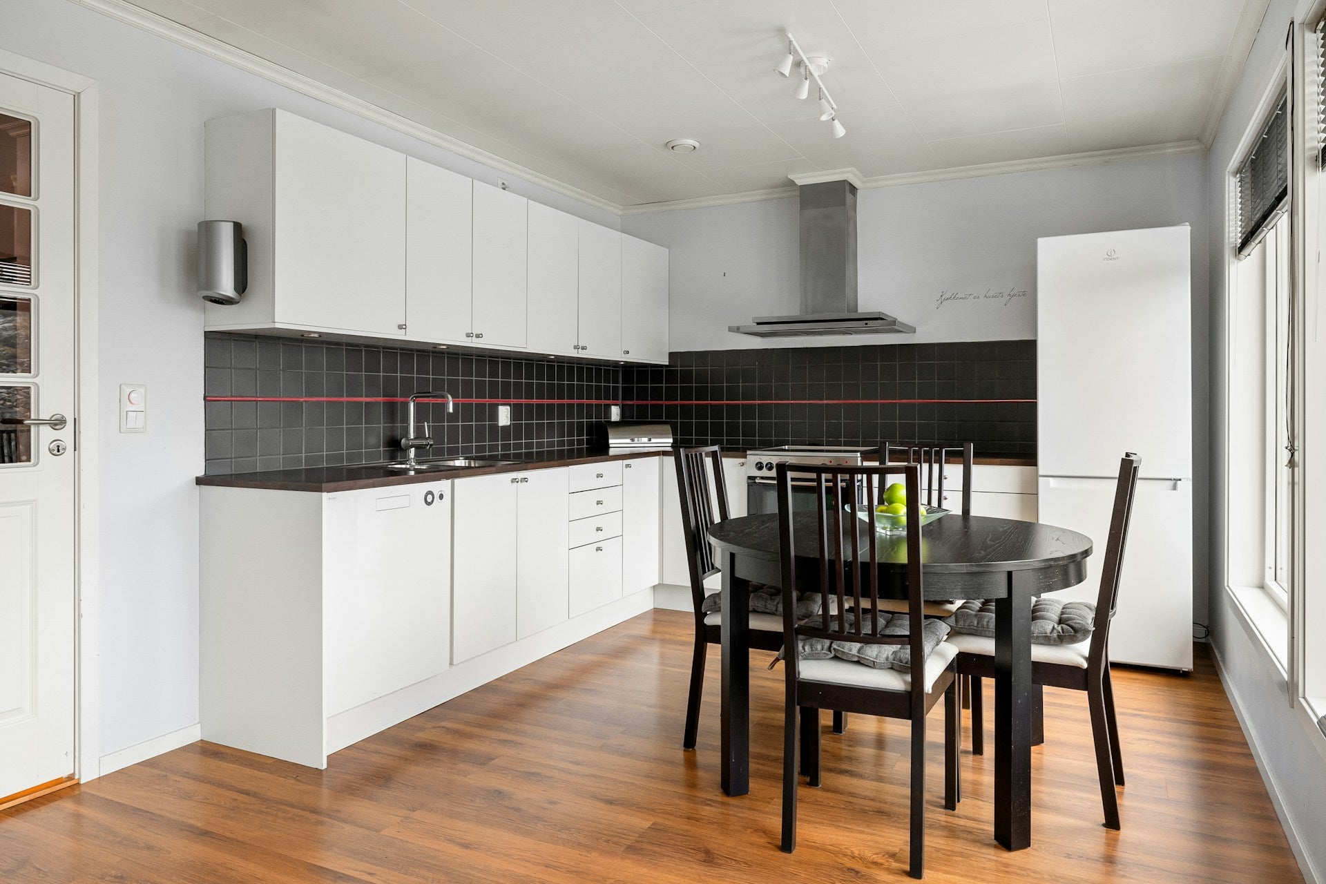 Apartment Size Refrigerator Vs. Reach In Freezer | Fridge.com