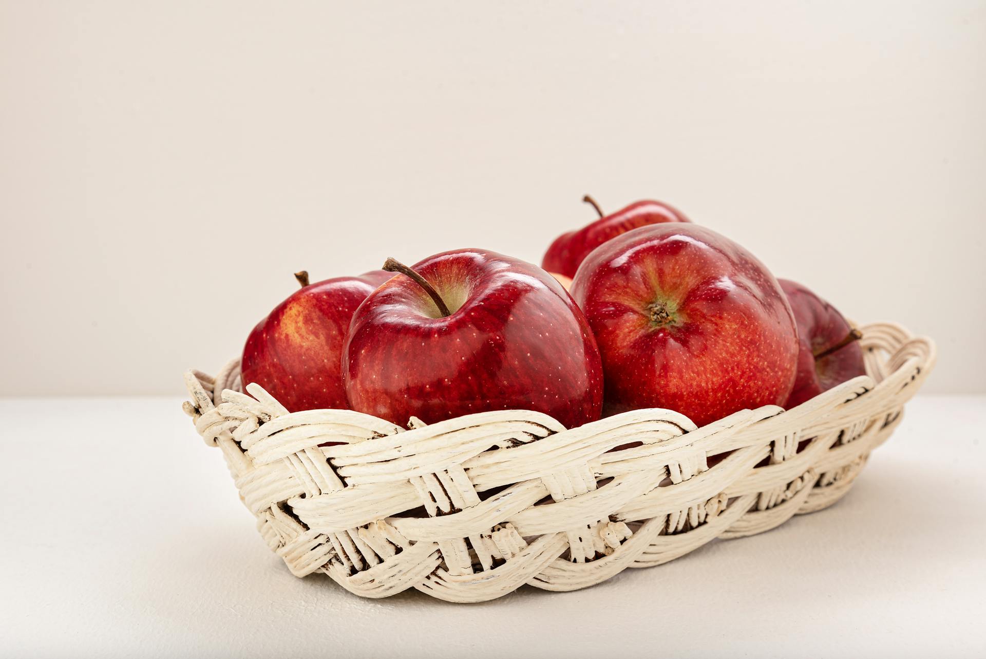 Best Fridge For International Eat An Apple Day | Fridge.com