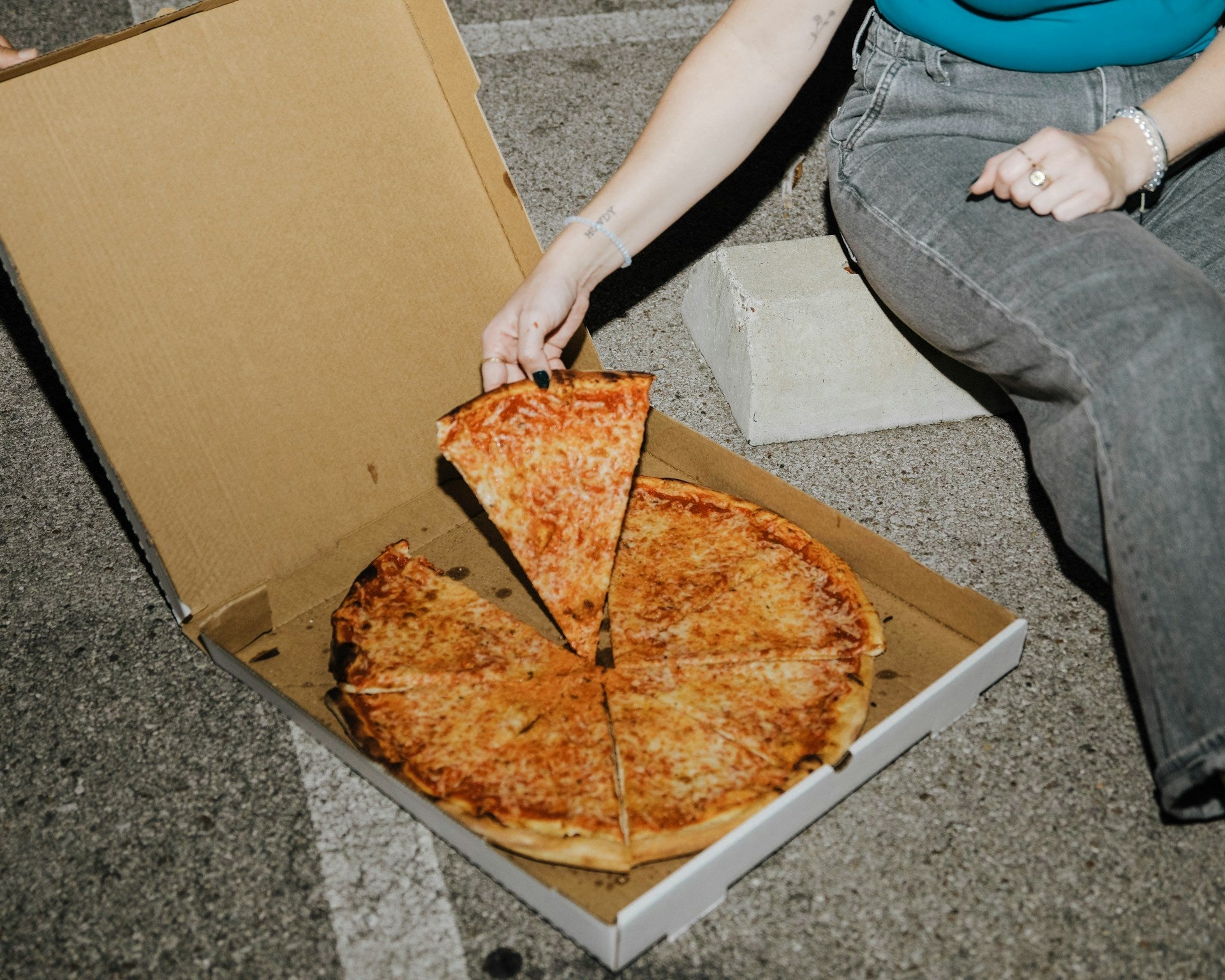 Can I Keep New York Style Pizza In The Freezer? | Fridge.com