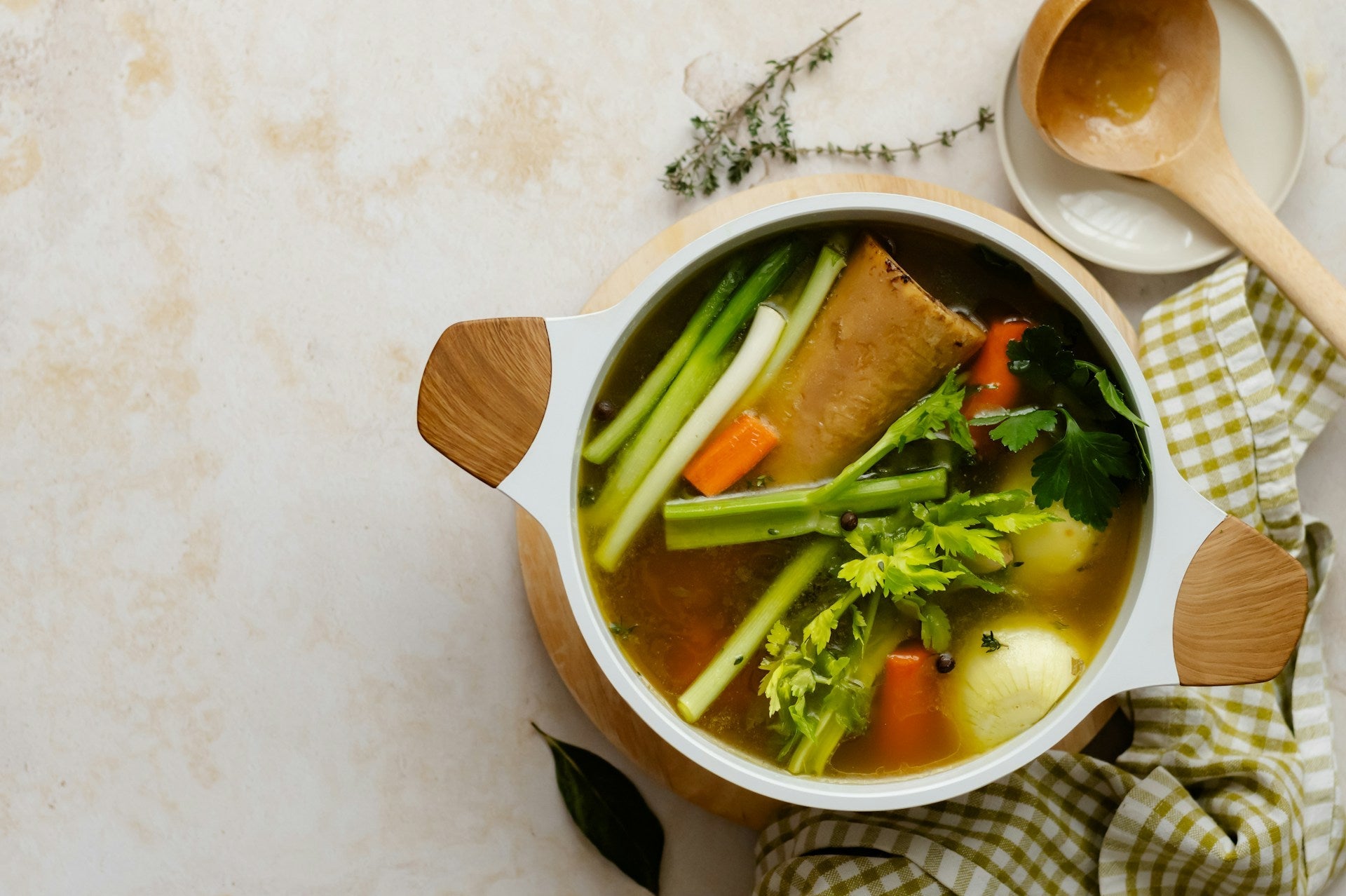 How Long Is Bone Broth Good For In The Fridge? | Fridge.com
