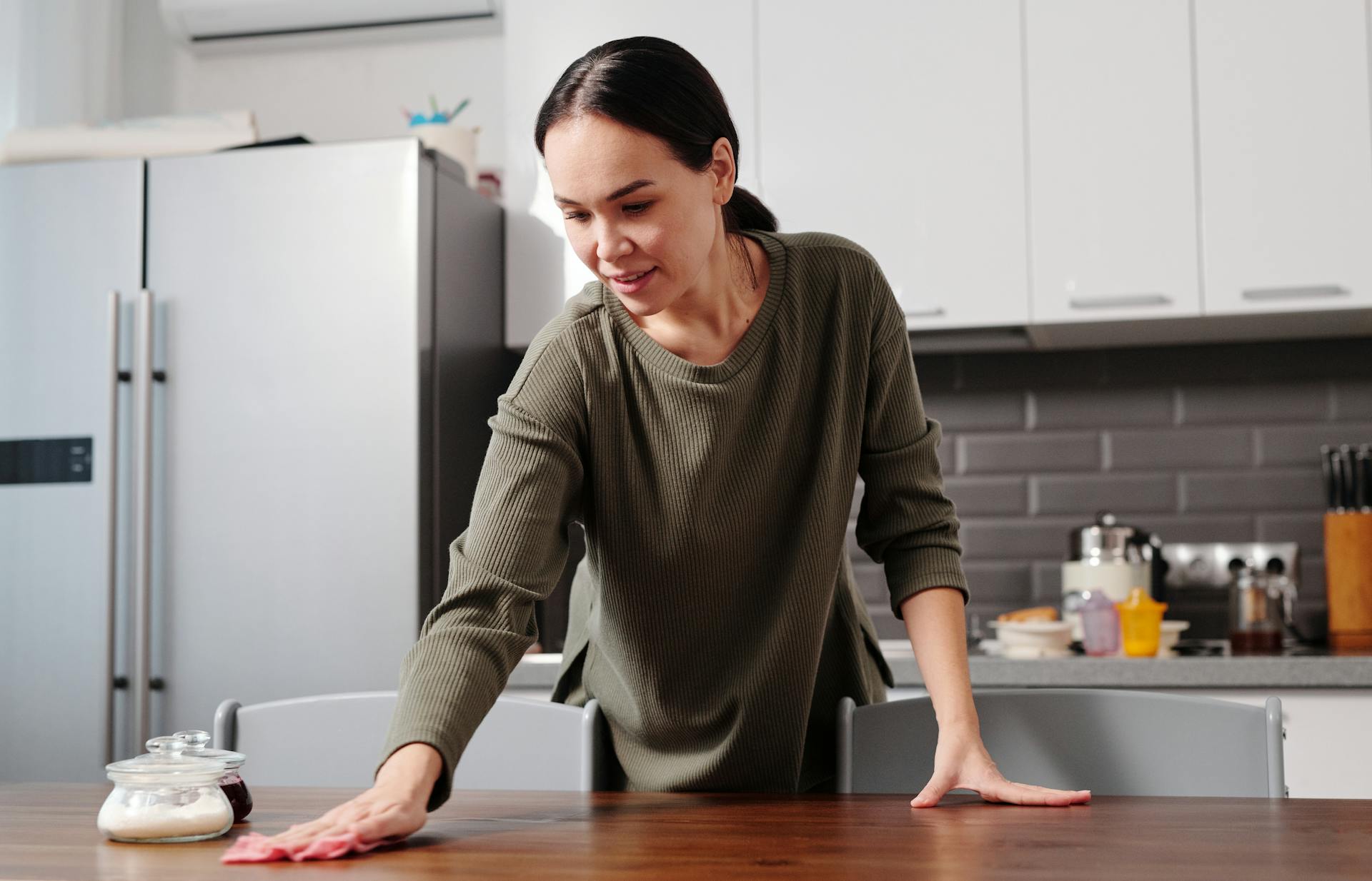How To Clean A Refrigerator | Fridge.com