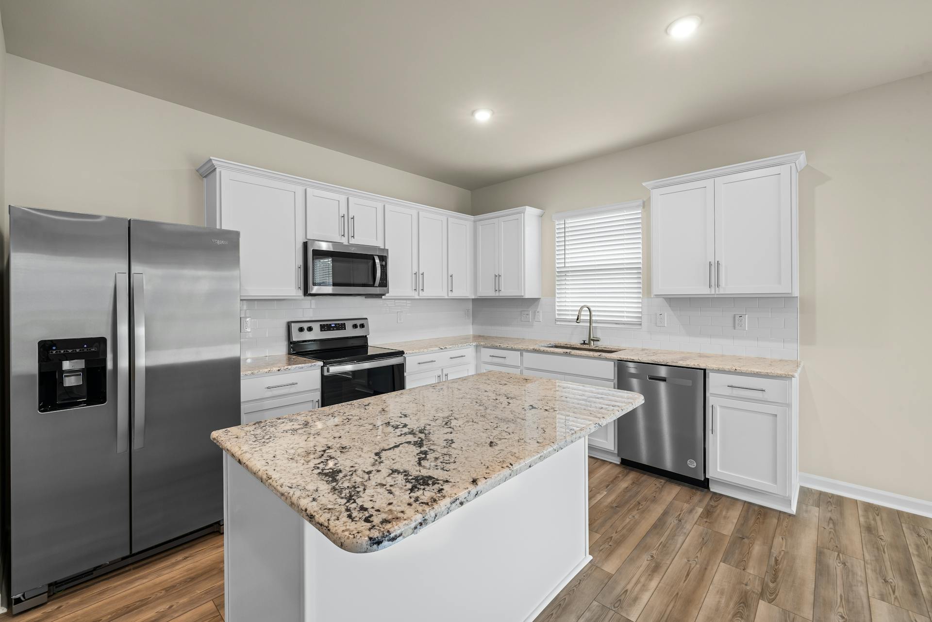Stainless Look Refrigerator Vs. White Refrigerator | Fridge.com