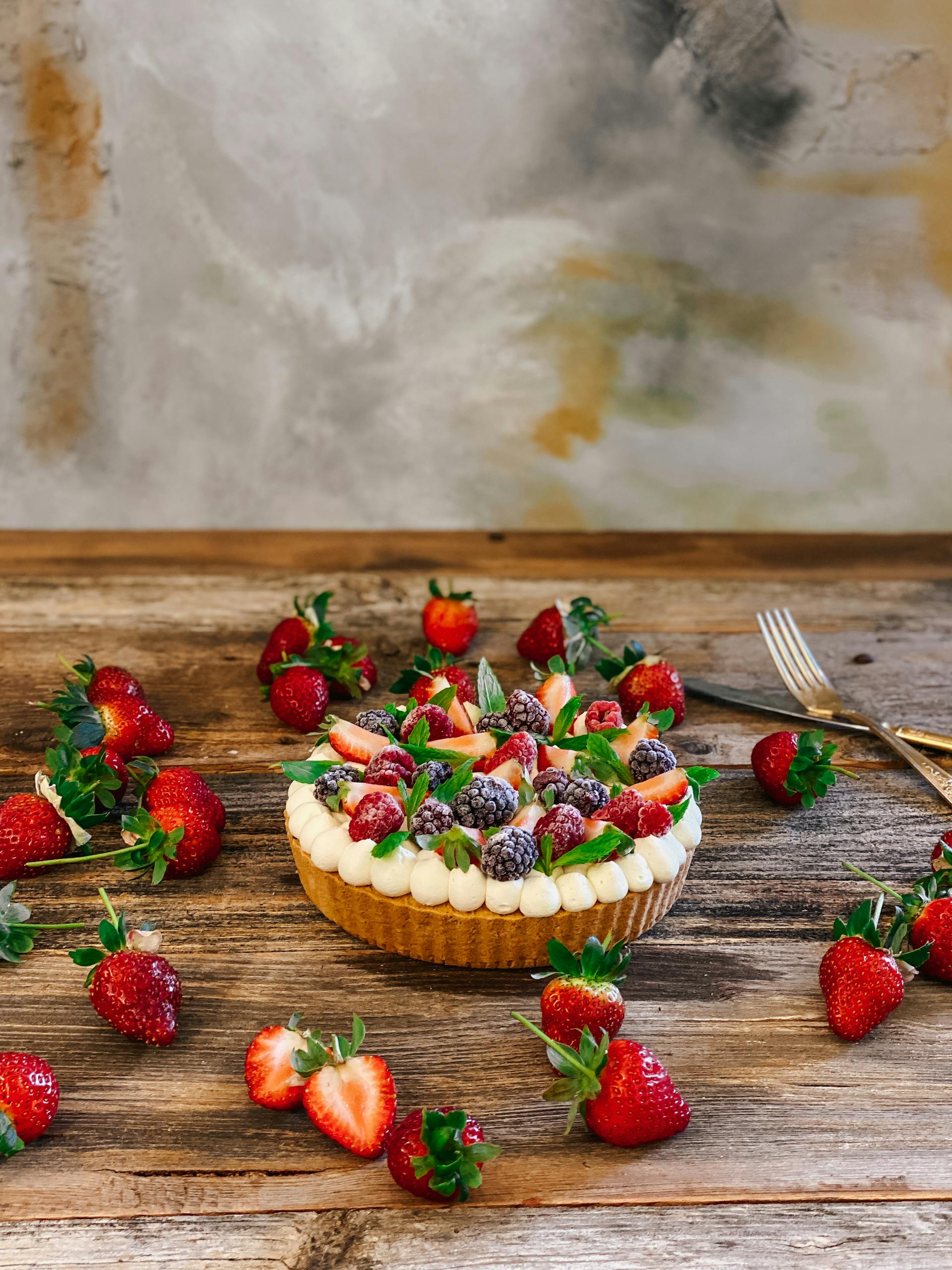 Strawberry Refrigerator Cake | Fridge.com