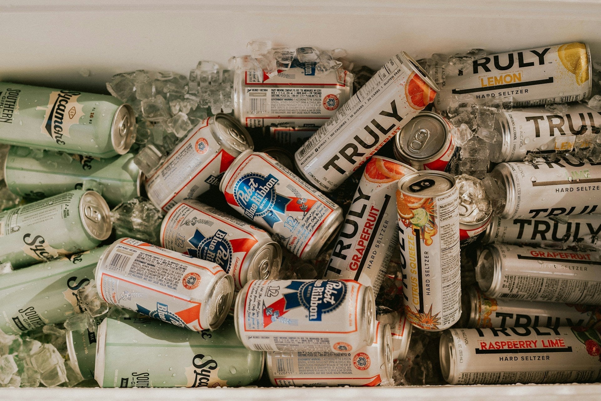 Which Cooler Type Stays Cold The Longest? | Fridge.com
