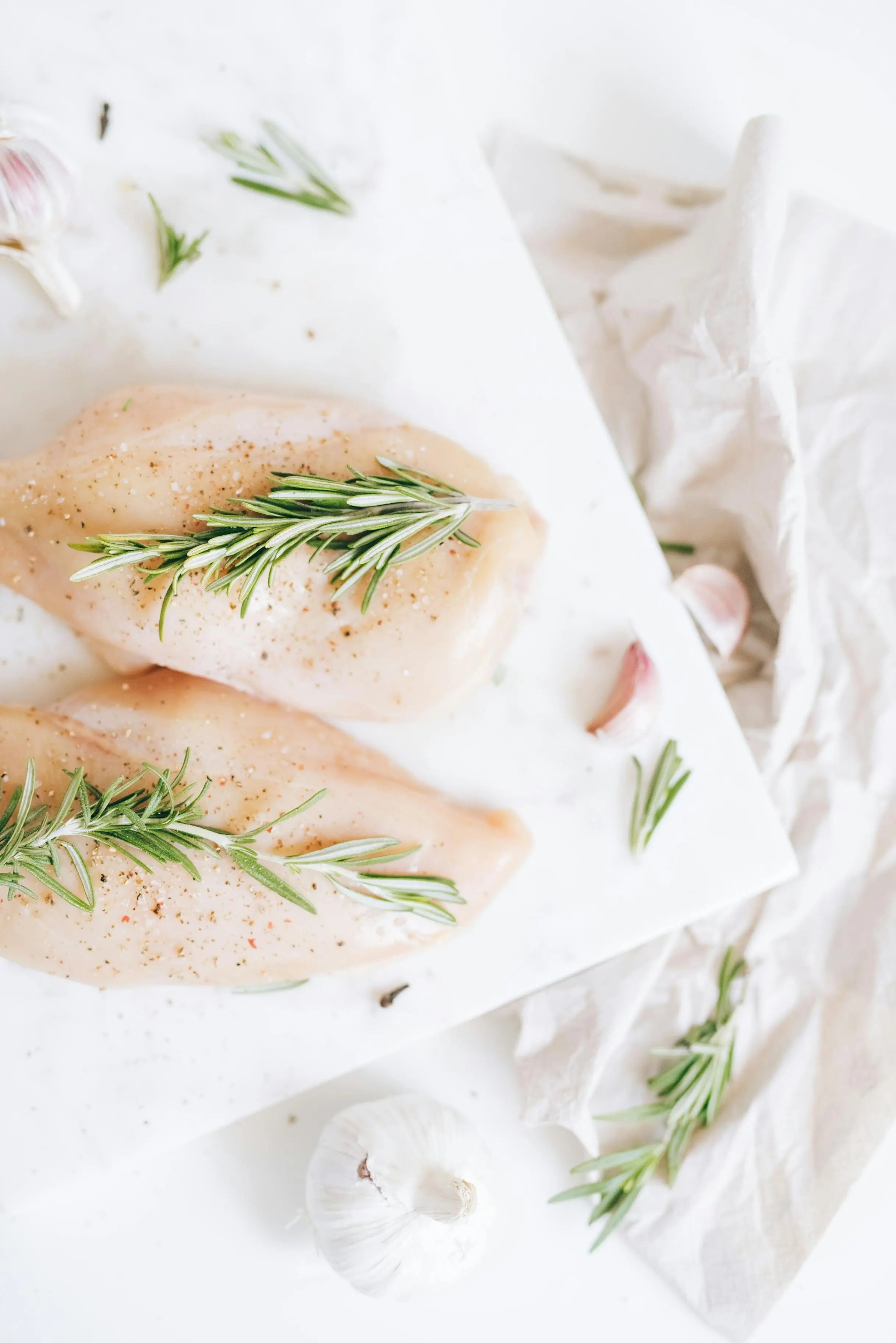 Defrosting-Chicken-How-Long-Can-It-Stay-In-The-Fridge | Fridge.com