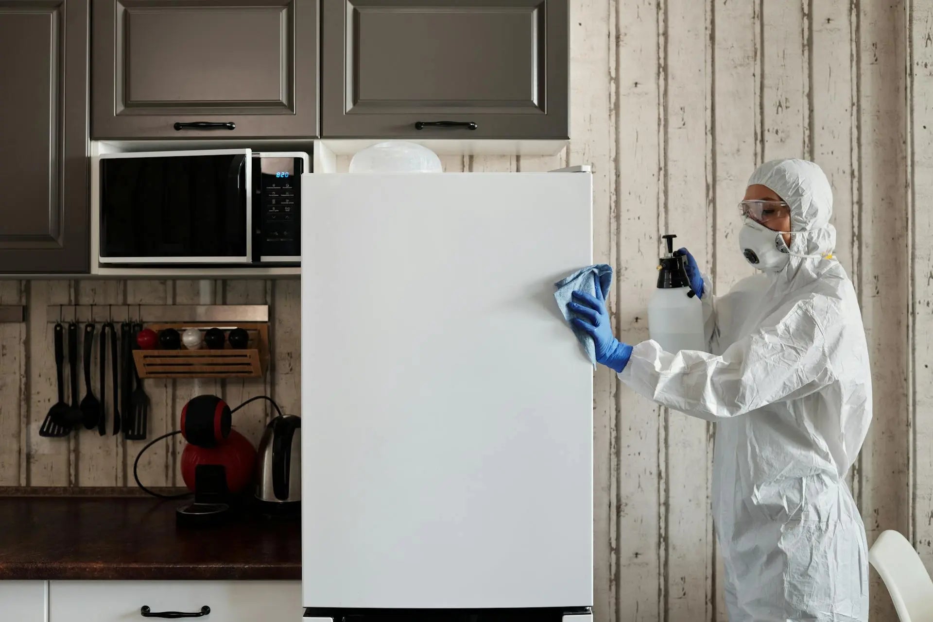 Getting-Rid-Of-Fridge-Smell | Fridge.com