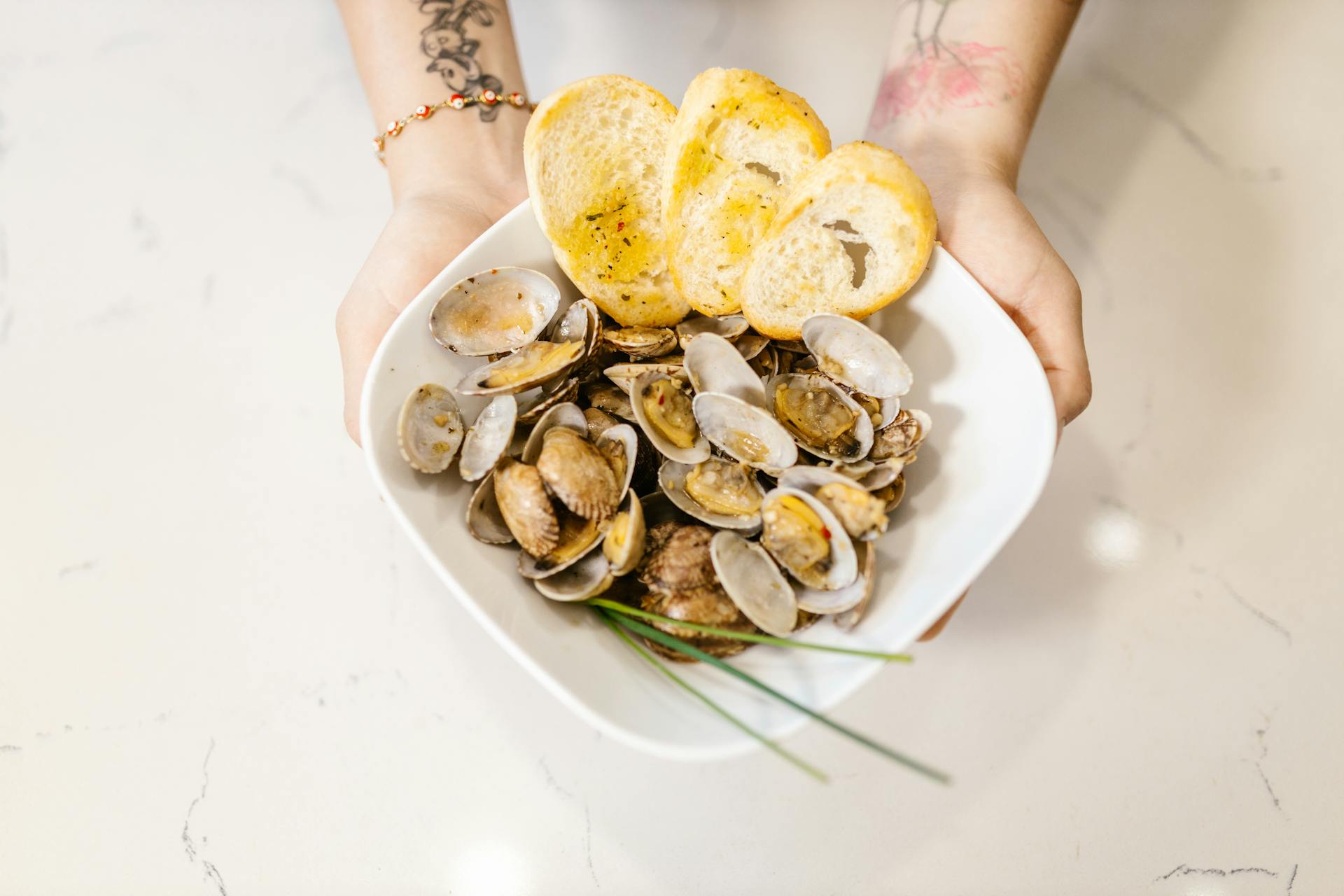 How Long Are Clams Good For In The Fridge?