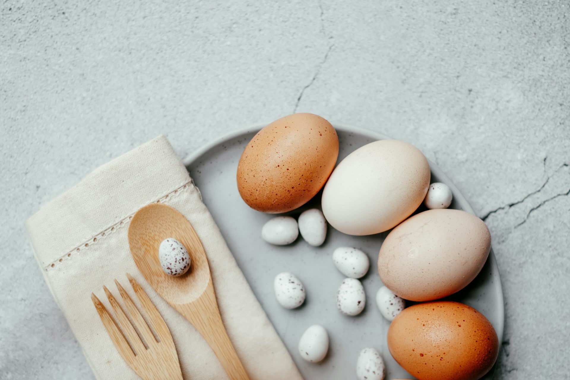 How Long Can Eggs Stay Out Of The Fridge?