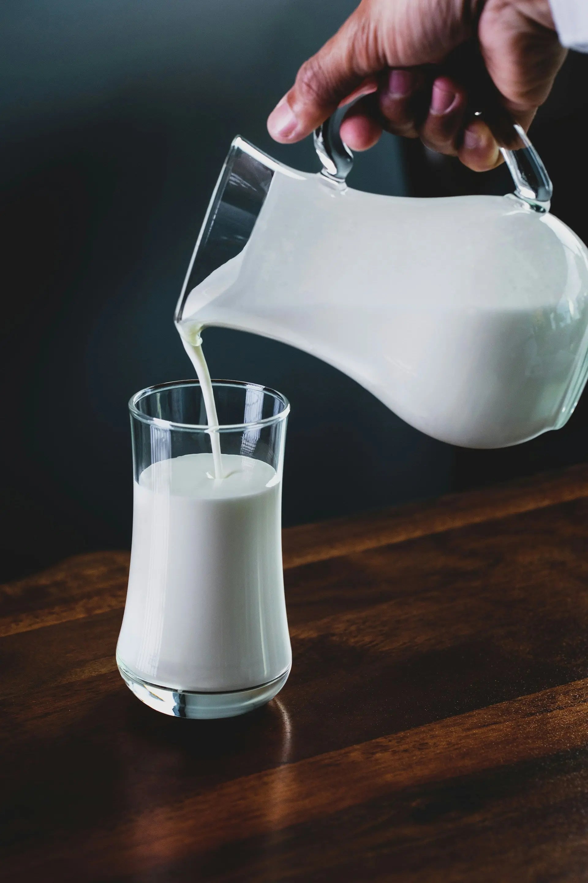 How-Long-Can-Milk-Be-Left-Out-Of-The-Refrigerator | Fridge.com