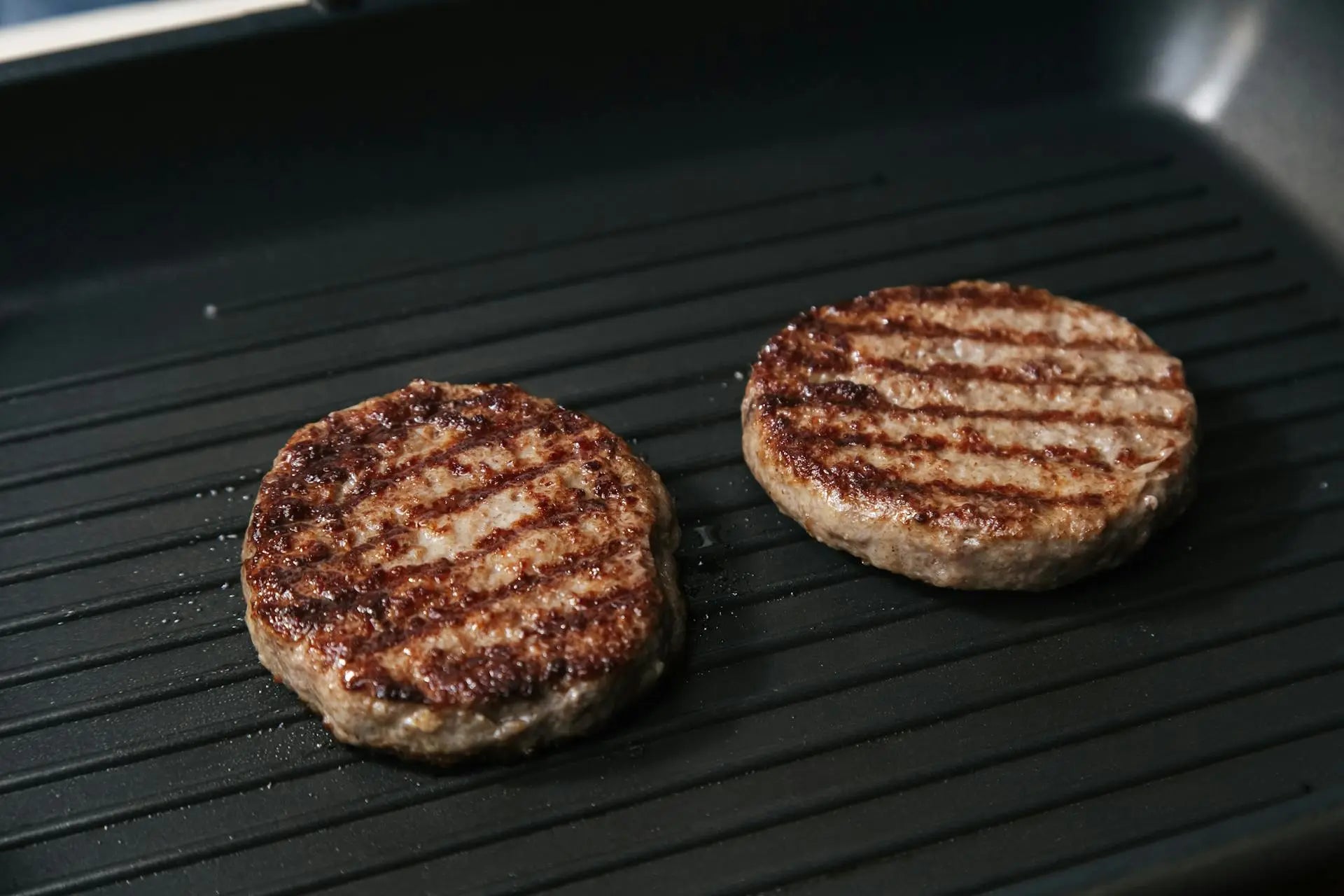 How-Long-Do-Cooked-Hamburger-Patties-Last-In-The-Fridge | Fridge.com