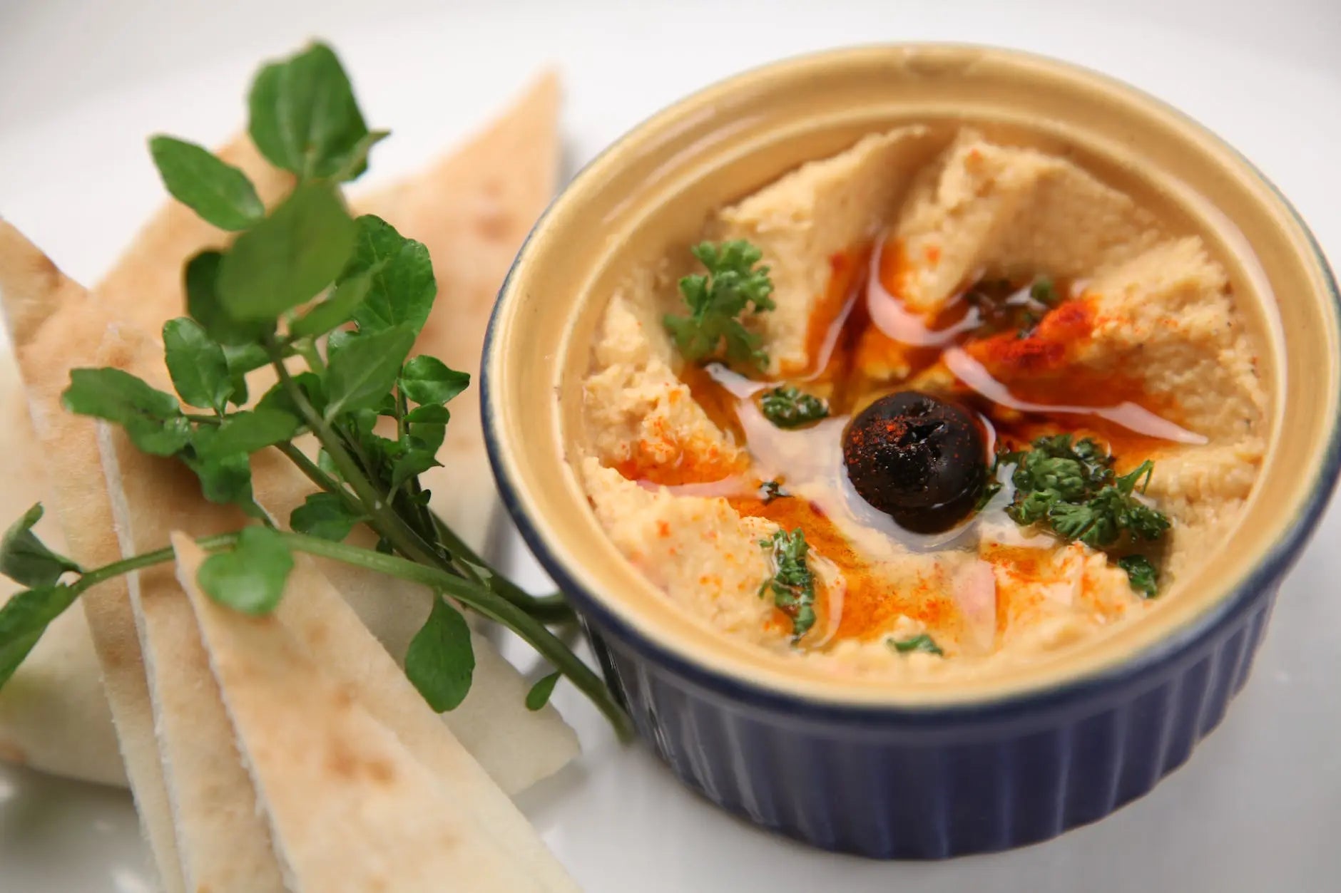 Keep It Fresh: Discover the Ideal Fridge Duration for Hummus | Fridge.com