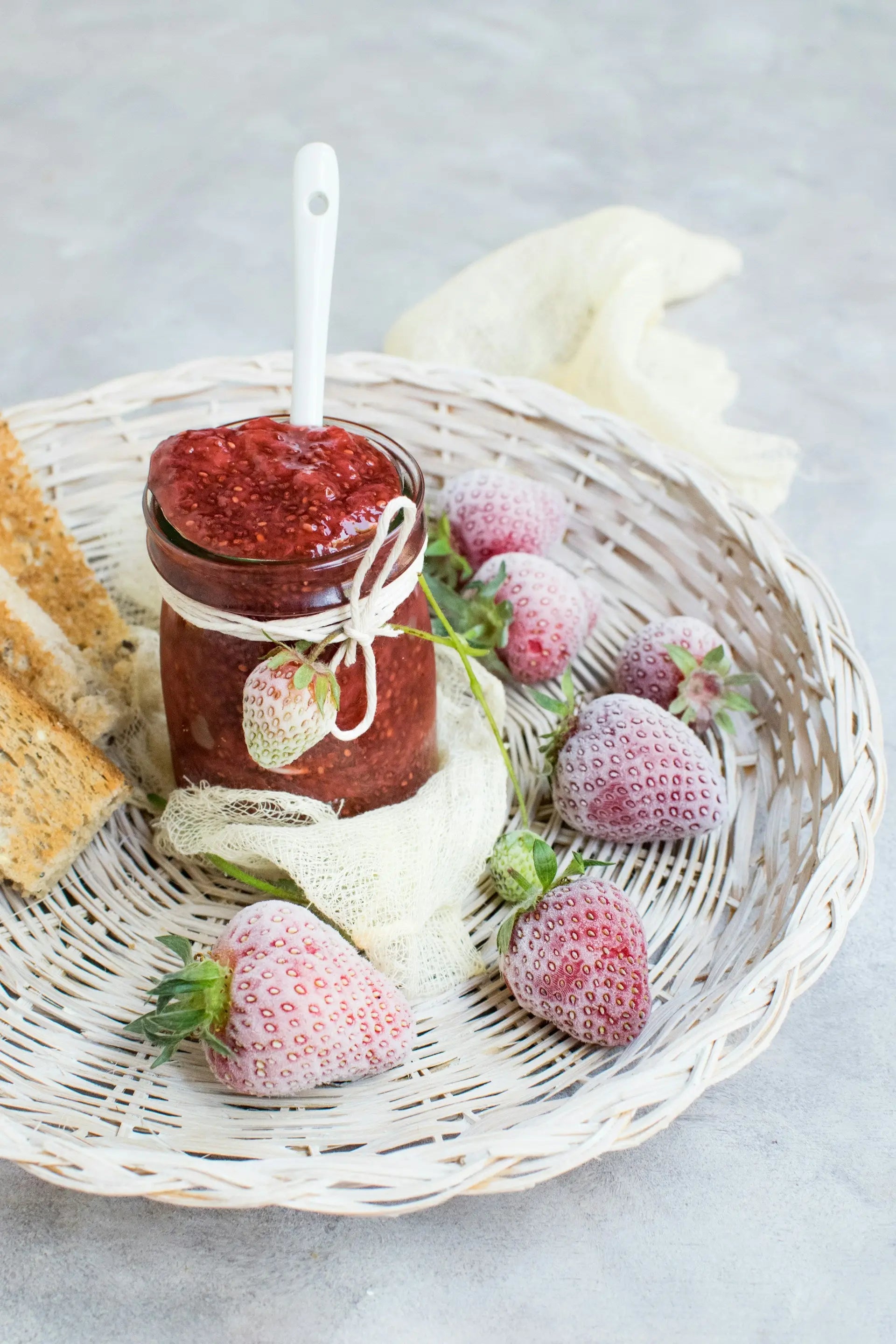 Low Carb Strawberry Freezer Jam | Fridge.com