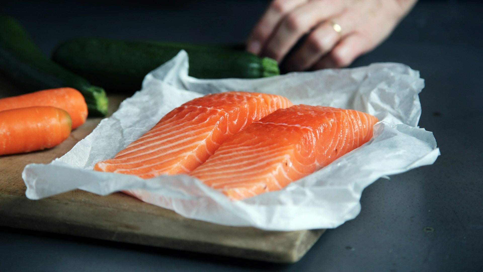 Keeping It Fresh: The Ultimate Guide To Storing Salmon In The Fridge | Fridge.com