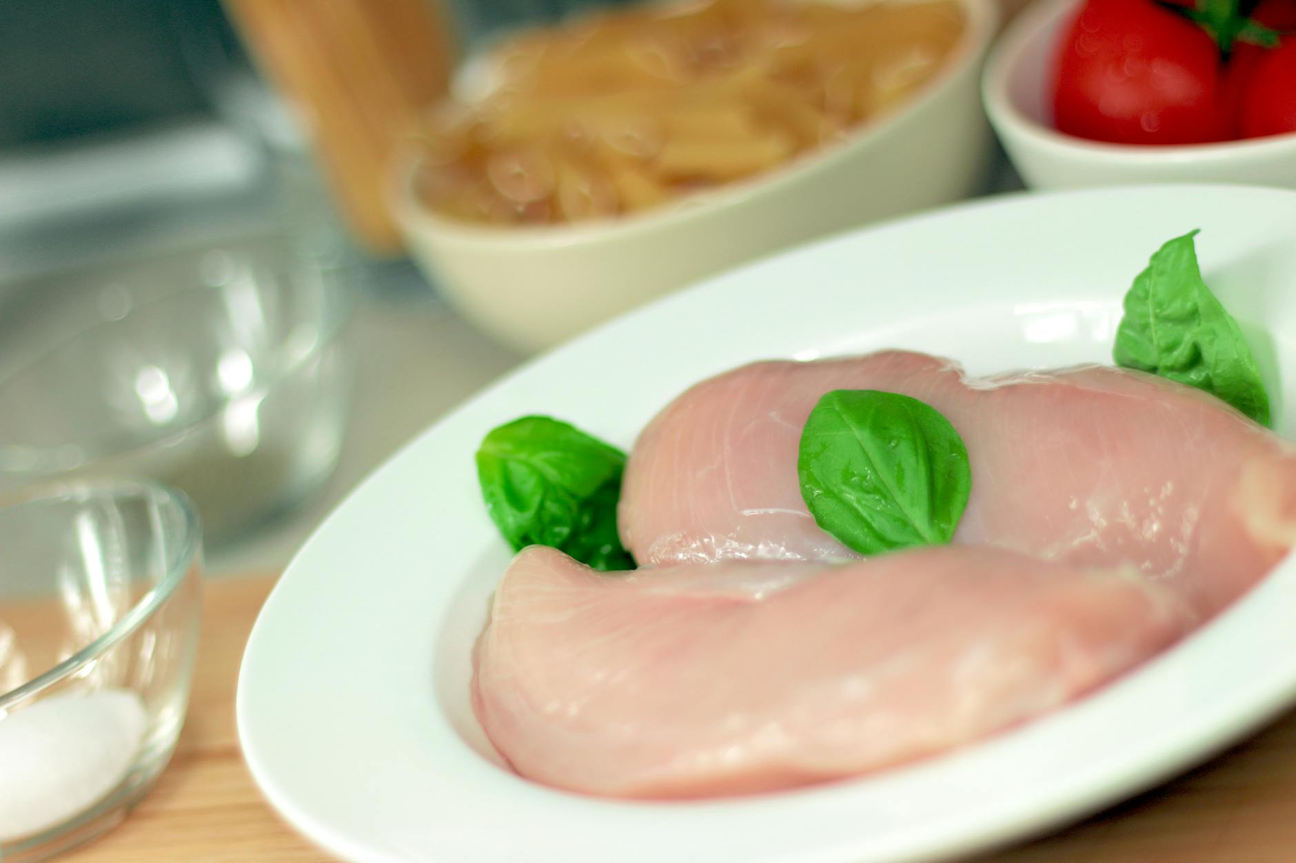 Maximizing The Shelf Life Of Thawed Chicken In Your Fridge | Fridge.com