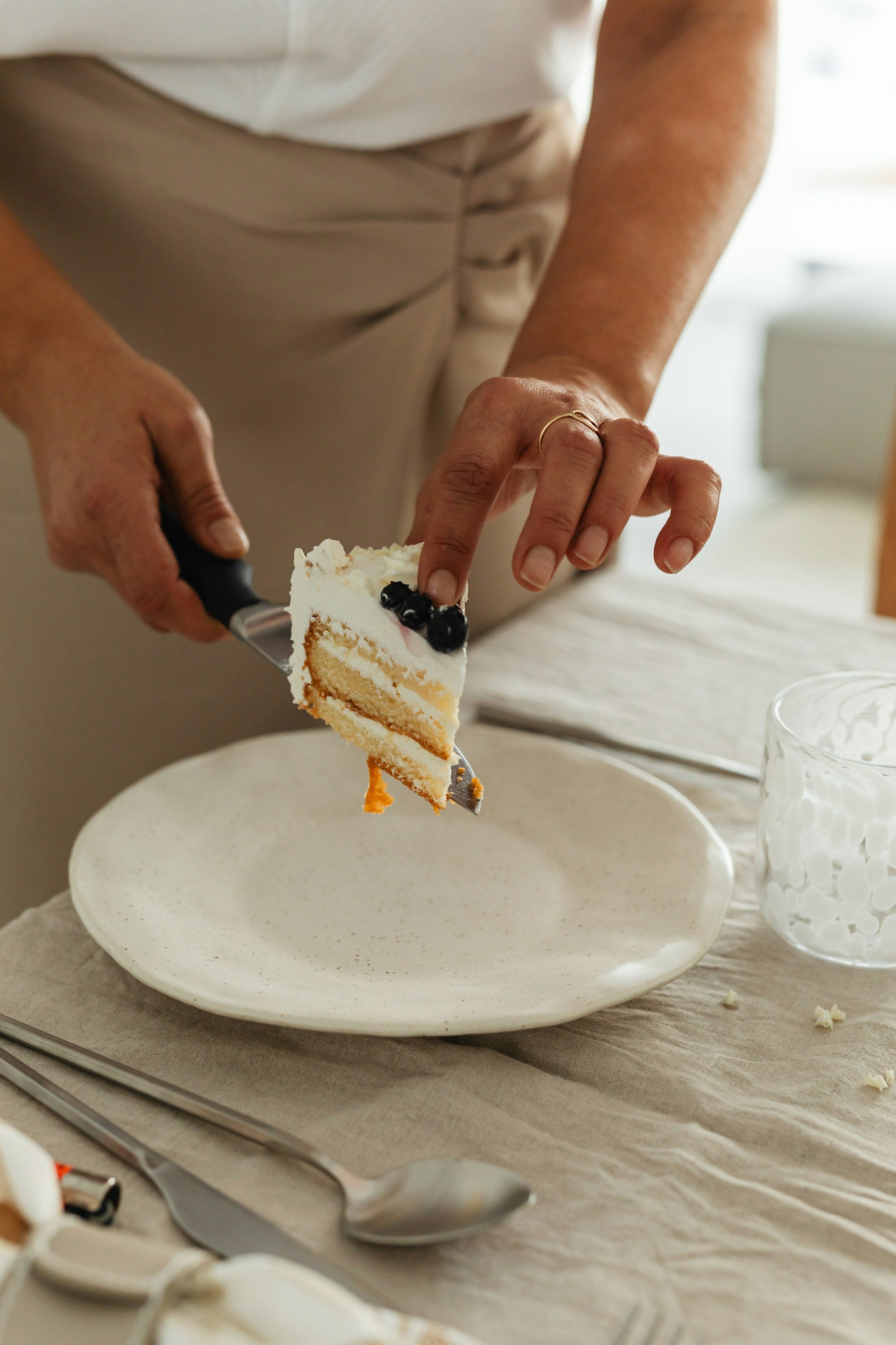 How Long Can You Eat Cake In The Fridge? | Fridge.com