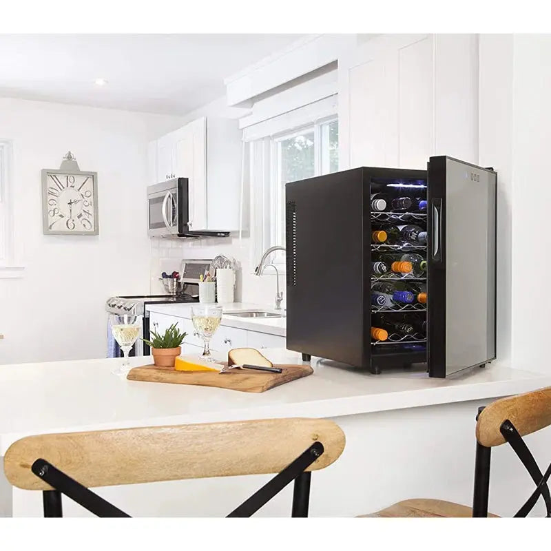 20 Bottle Wine Refrigerator Freestanding Thermoelectric Wine Fridge | Fridge.com