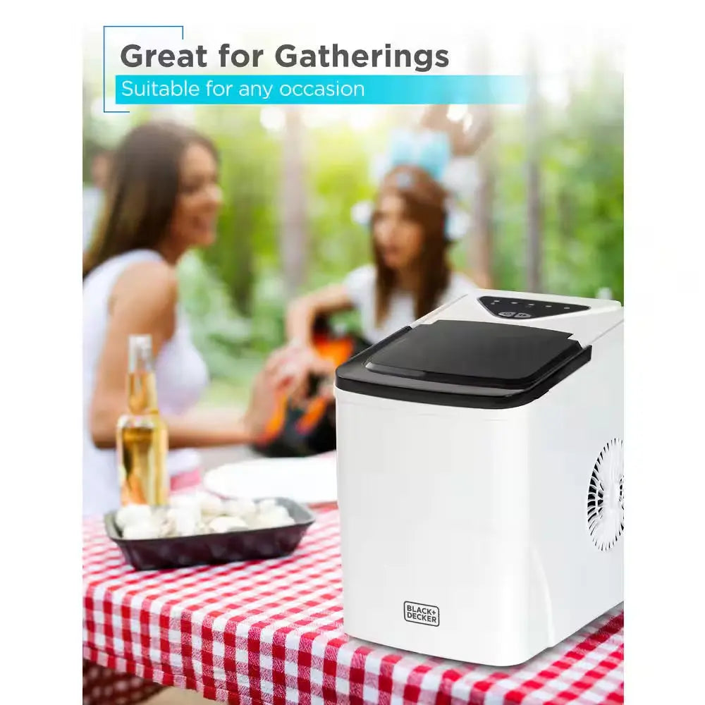 26 Lb. Capacity Every 24 Hours Portable Ice Maker with Basket and Scoop in White | Fridge.com