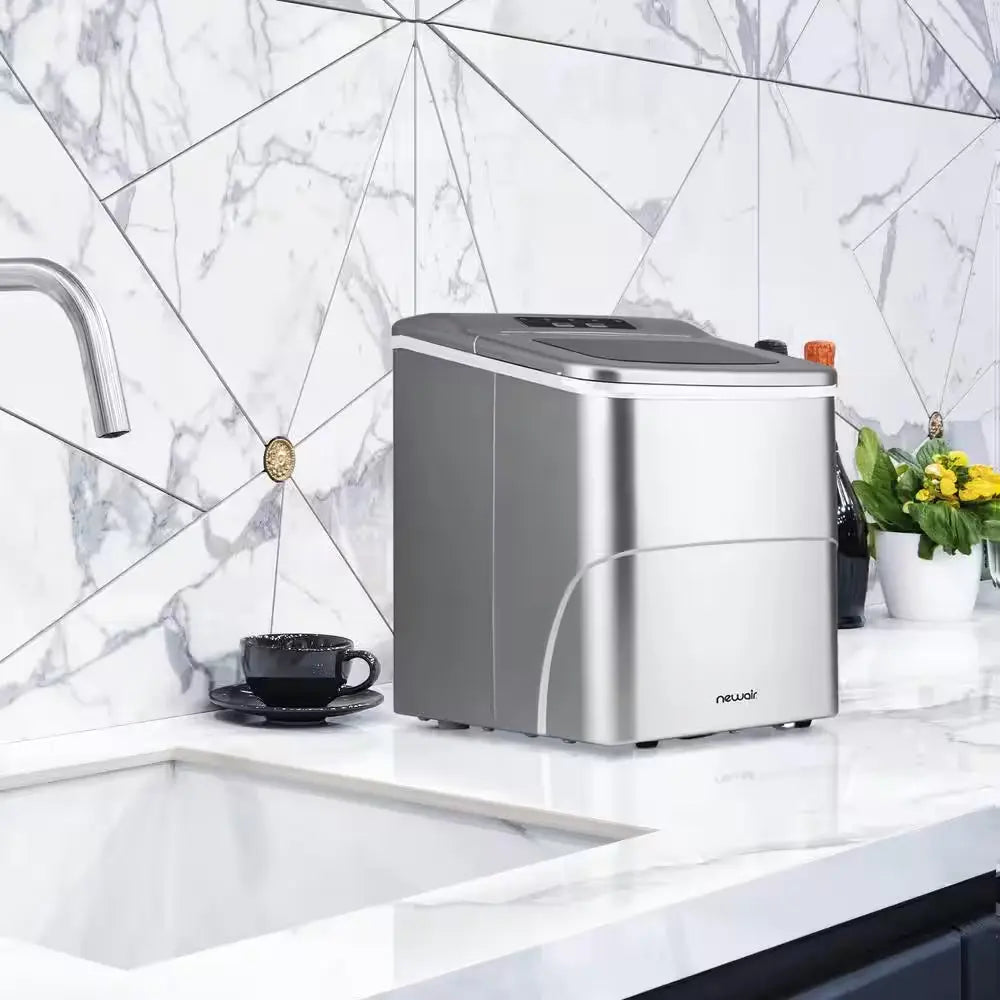 26 Lbs. Portable Ice Maker in Silver | Fridge.com