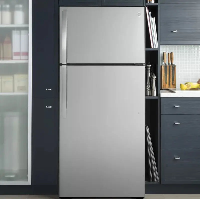 28" Energy Star Top Freezer 16.6 Cu. Ft. Refrigerator | Fridge.com