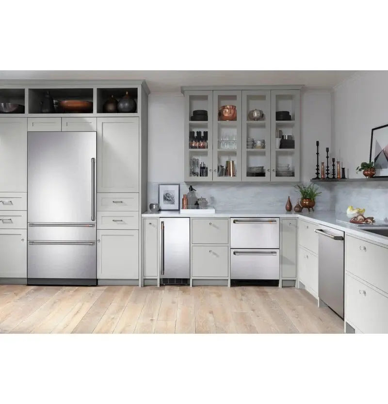 35.75" Integrated Bottom-Freezer Refrigerator | Fridge.com