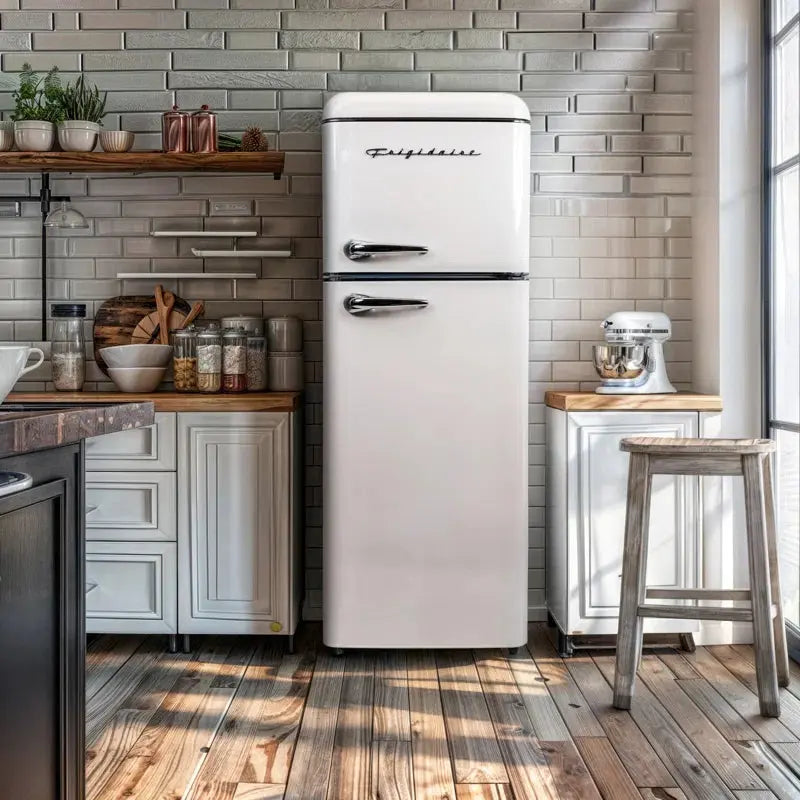 7.5 Cu. Ft. Capacity Retro Fridge Freezer Combo, Upright Fridge Freezer Combo, Apartment Size | Fridge.com