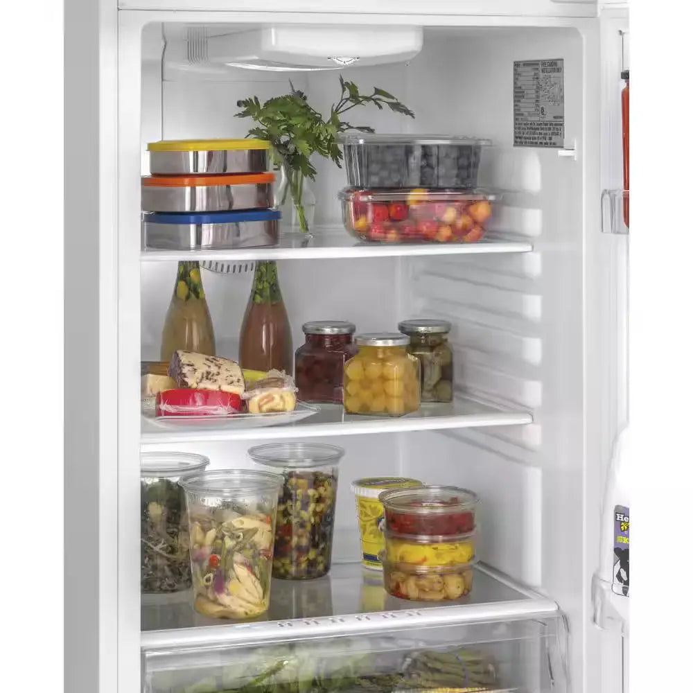 9.8 Cu. Ft. Top Freezer Refrigerator in White | Fridge.com