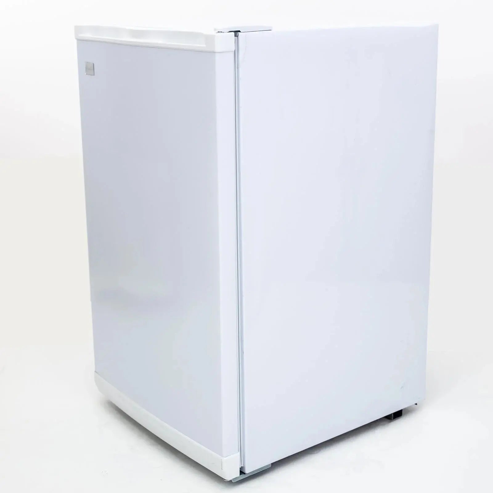 Avanti 2.8 Cubic Foot Small Mini Compact Vertical Upright Freezer Chest, White | Fridge.com