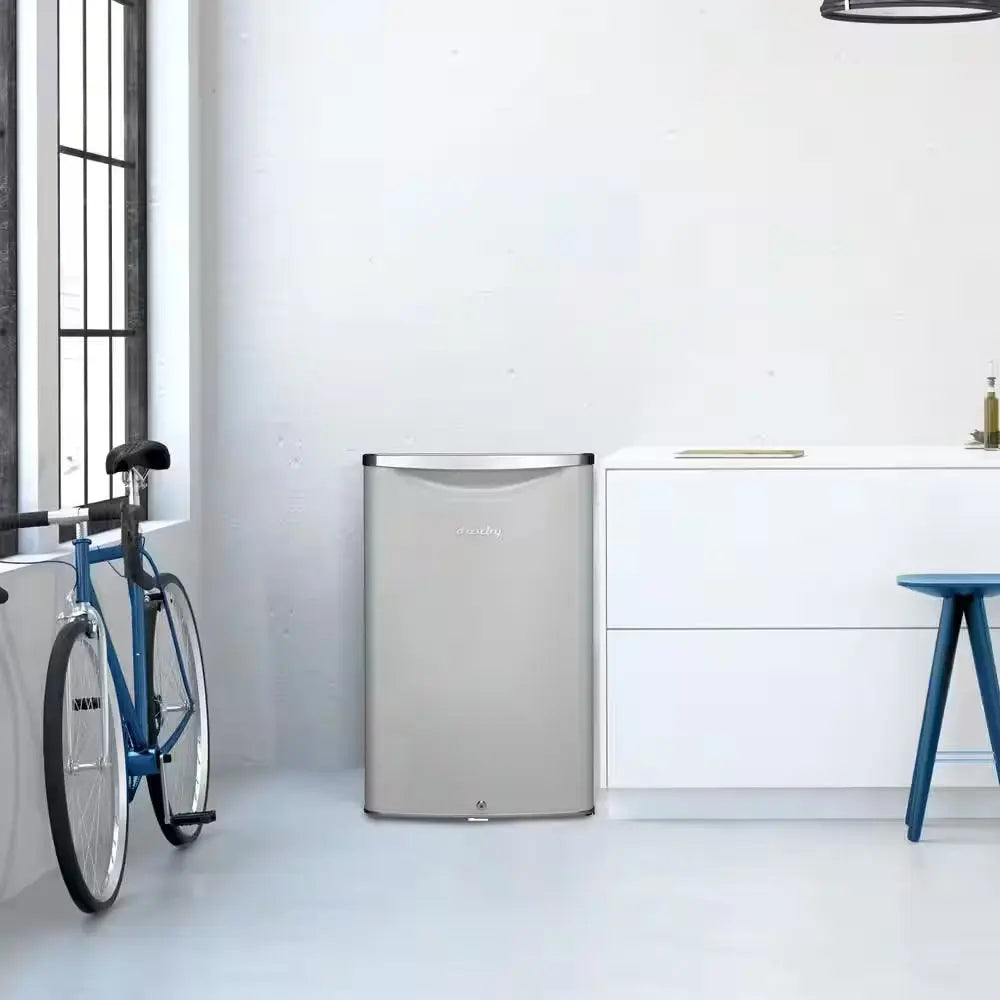 Contemporary Classic 4.4 Cu. Ft. Retro Mini Fridge in Pearl White without Freezer | Fridge.com