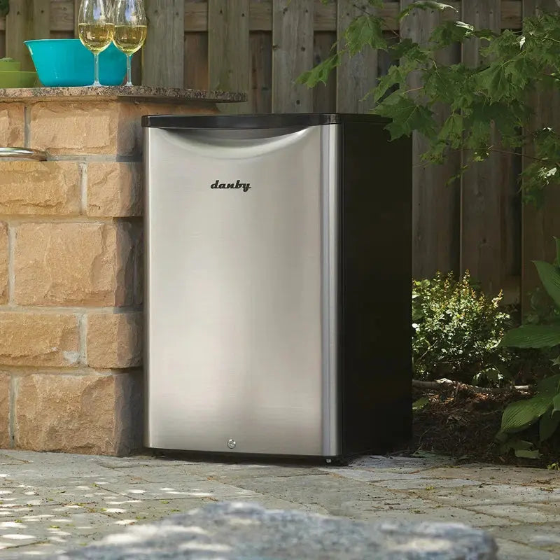 Danby Classic Retro 4.4 Cubic Feet Freestanding Mini Fridge | Fridge.com