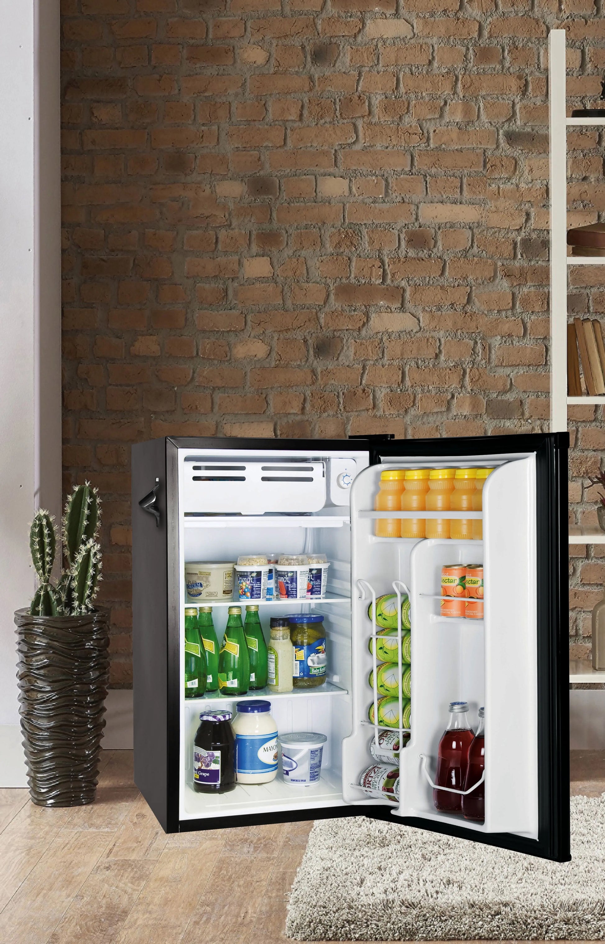 Frigidaire 3.2 Cu. Ft. Retro Compact Refrigerator with Side Bottle Opener EFR376, Black | Fridge.com