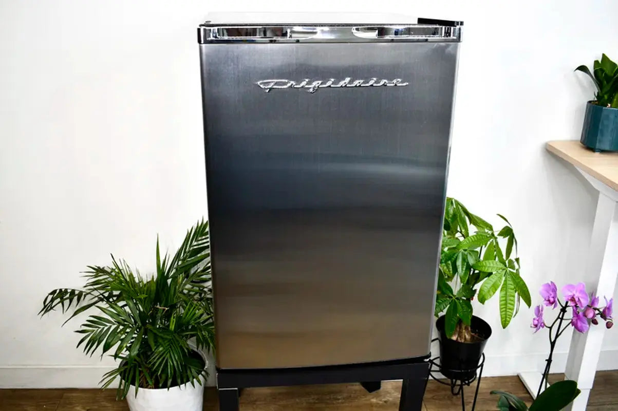 Frigidaire 4.5 CU. FT. Compact Refrigerator (Platinum Design) | Fridge.com