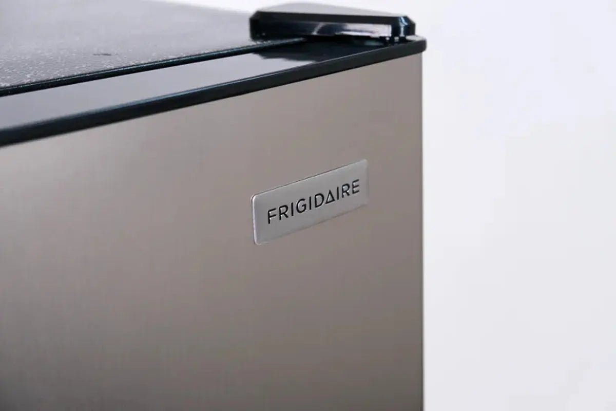 Frigidaire Platinum Fridge Freezer Combo, 7.5 Cu. Ft. Capacity Apartment Size Fridge with Freezer | Fridge.com