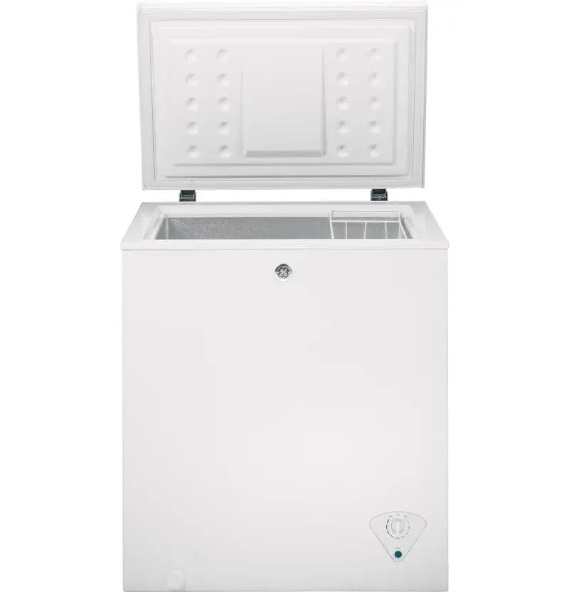 GE 5.0 Cu. Ft. Manual Defrost Chest Freezer | Fridge.com