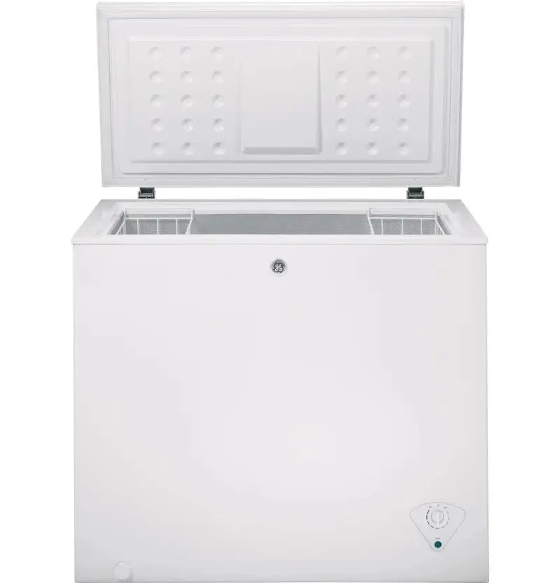 GE 7.0 Cu. Ft. Manual Defrost Chest Freezer | Fridge.com