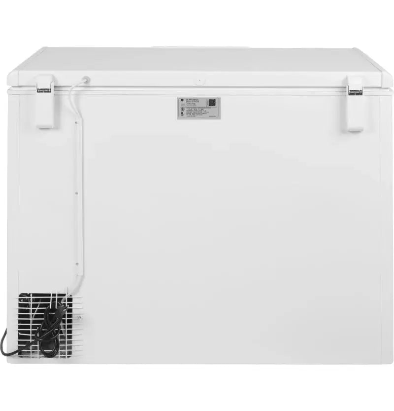 GE Appliances 10.7 Cubic Feet Cu. Ft. Garage Ready Chest Freezer with Adjustable Temperature Controls | Fridge.com