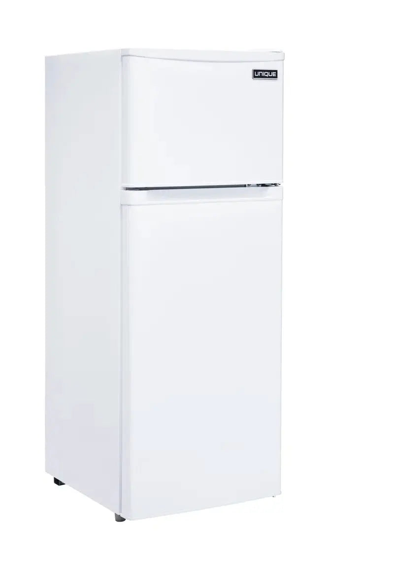 Off-Grid 19.2" Solar Powered DC 6 Cu. Ft. Freestanding Top Freezer Refrigerator | Fridge.com