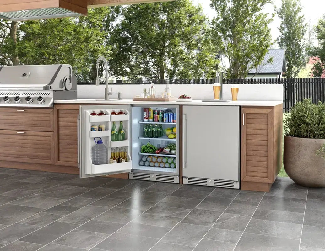 Zephyr Presrv 24" 99-Can Single Zone Outdoor Refrigerator | Fridge.com