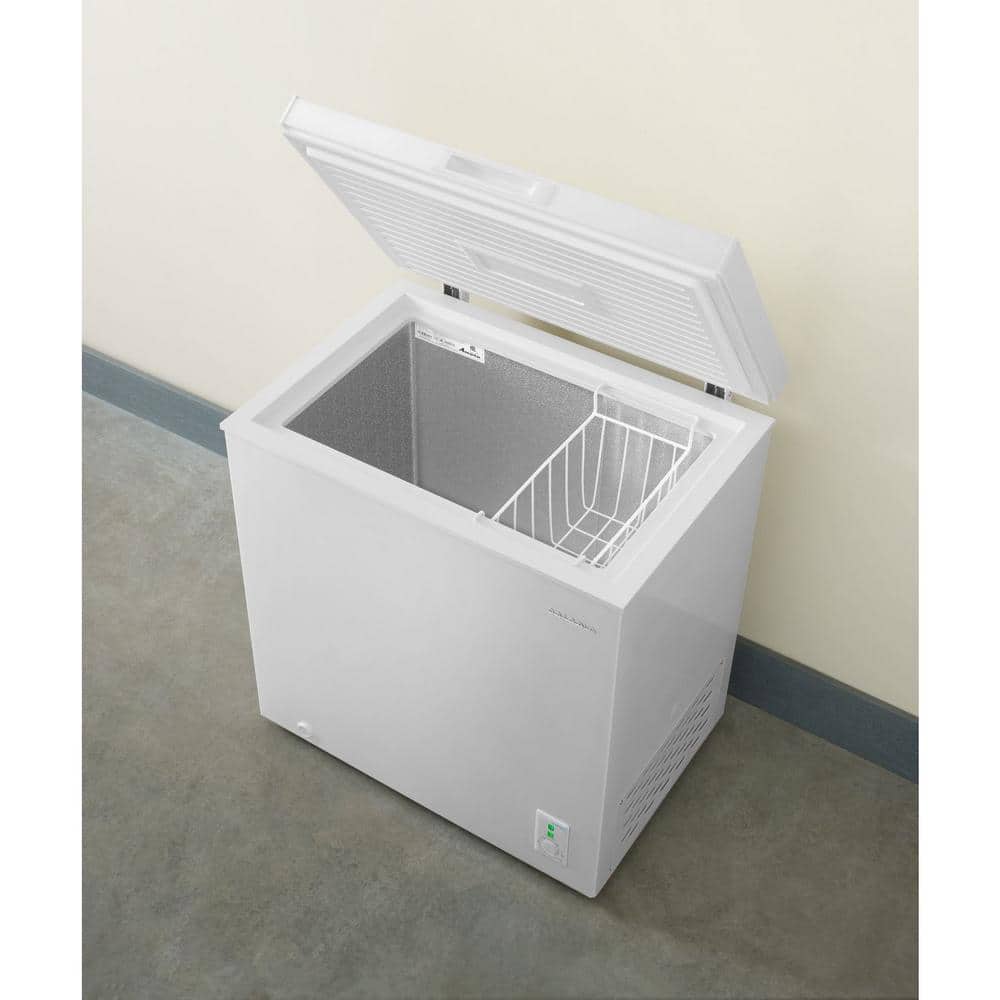 Amana 5.3 Cu. Ft. Compact Freezer with 2 Rollers in White | Fridge.com