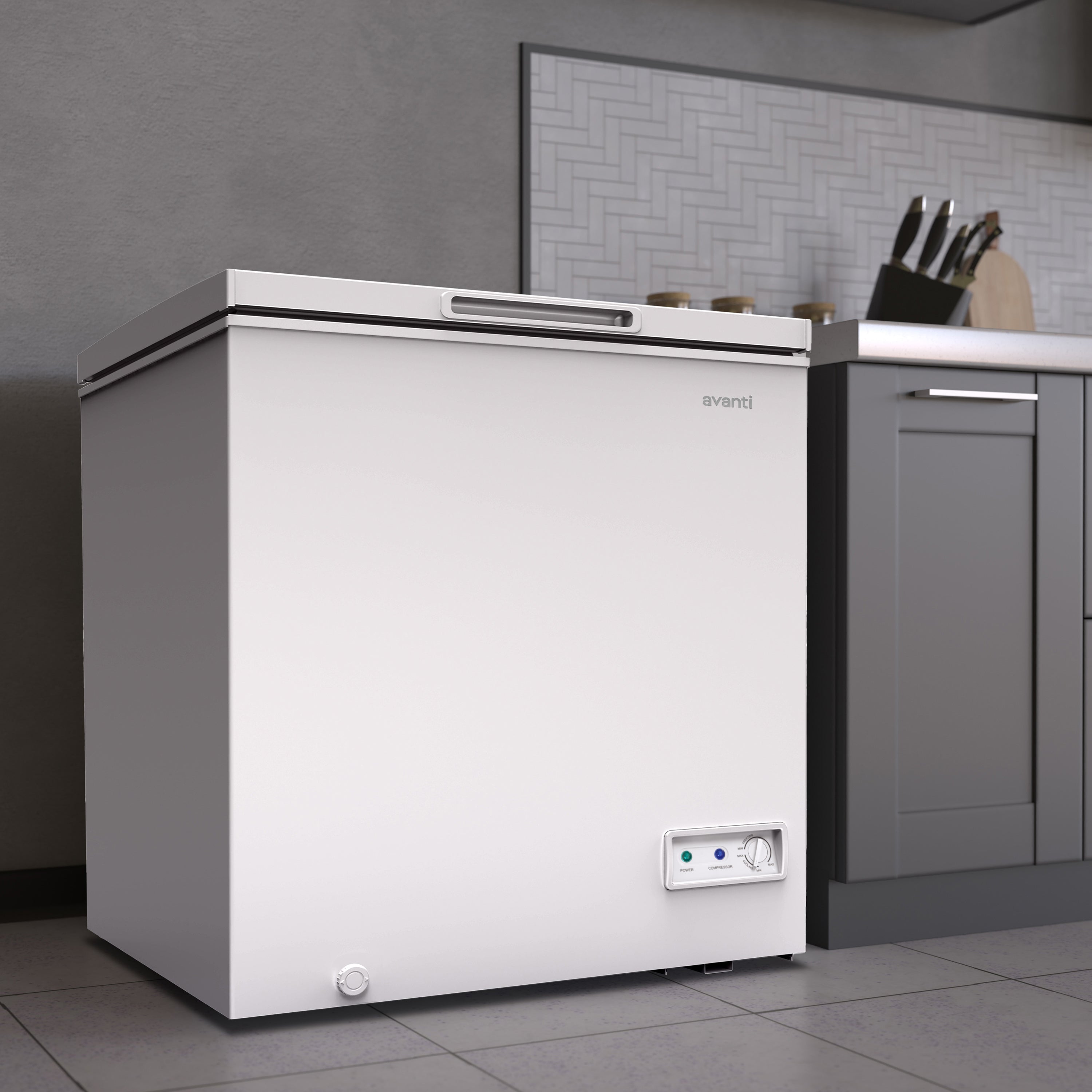 Avanti Garage Ready Chest Freezer?, 7.0 cu. ft. — FIN-0000766 | Fridge.com