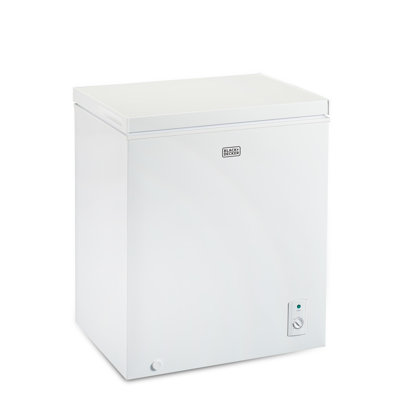BCFK Series BLACK+DECKER 5.0 Cu. Ft. Chest Freezer, Holds up to 175 Lbs. of Frozen Food with Organizer Basket | Fridge.com