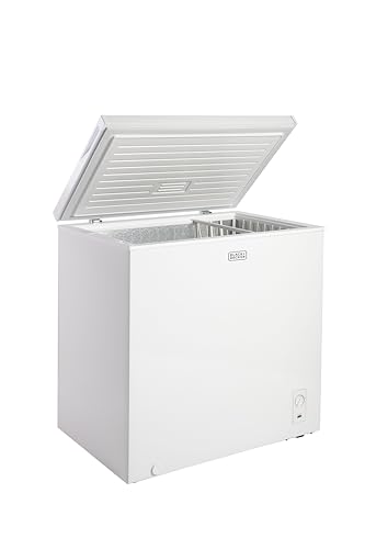 Black+Decker 7.0 cu. ft. Chest Freezer, Holds Up To 245 lbs. Of Frozen Food With Organizer Basket - View 6 | Fridge.com