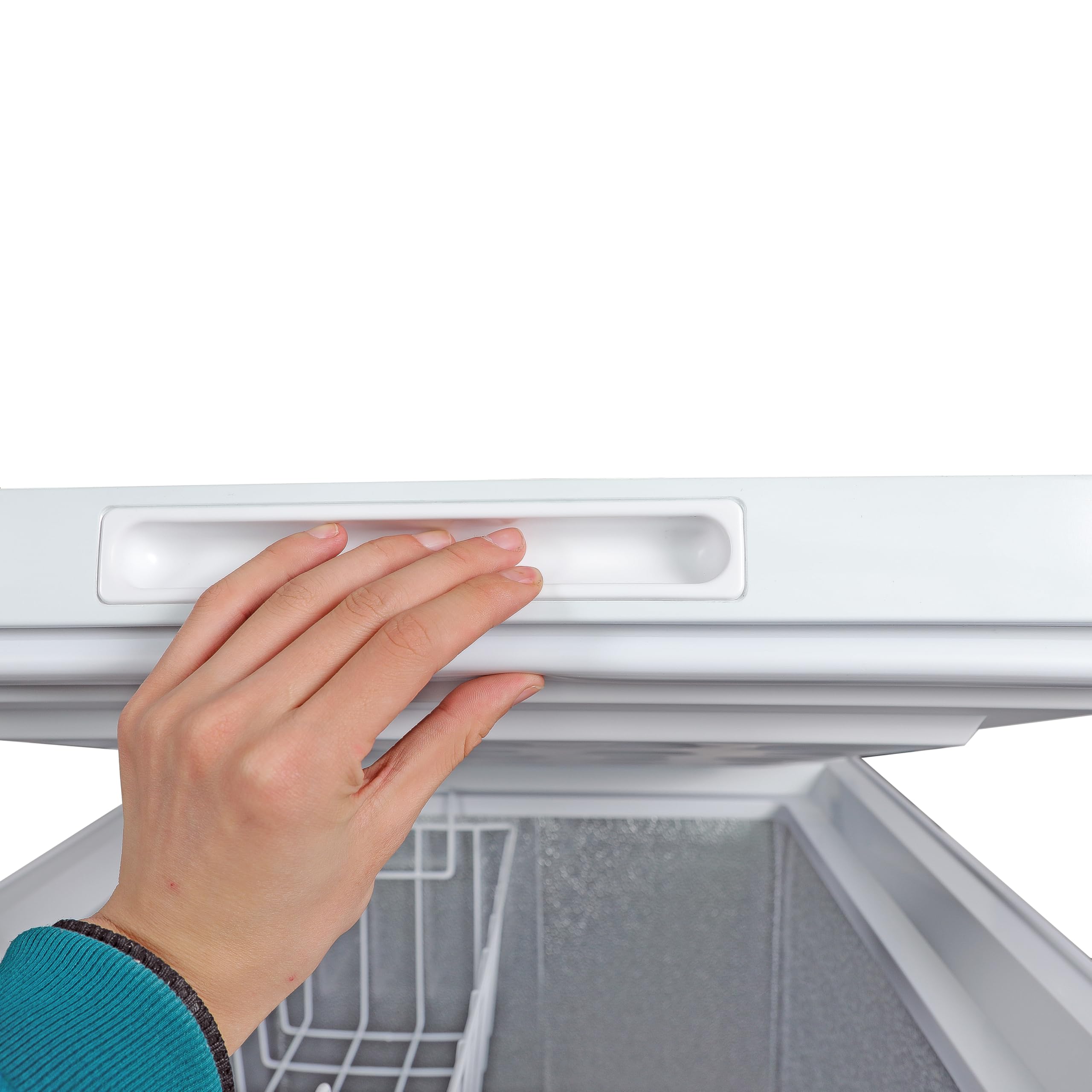 Commercial Cool - 5.4 cu. ft. Chest Freezer, CCFE54 - White - View 5 | Fridge.com