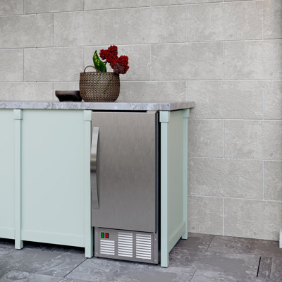 Outdoor Party 50 lb. Daily Production Freestanding Ice Maker | Fridge.com
