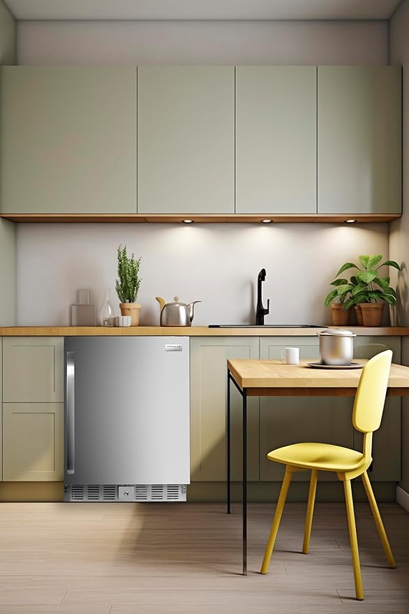 Frigidaire 5.0 CU FT./142L capacity built in under counter fridge. Frost free | Fridge.com