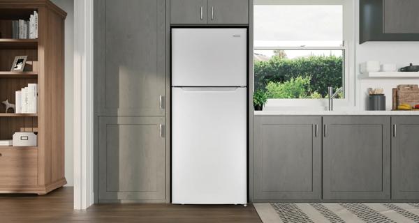 Frigidaire - 30 in. Wide 17.6 cu. ft. Top Freezer Refrigerator - White - View 4 | Fridge.com