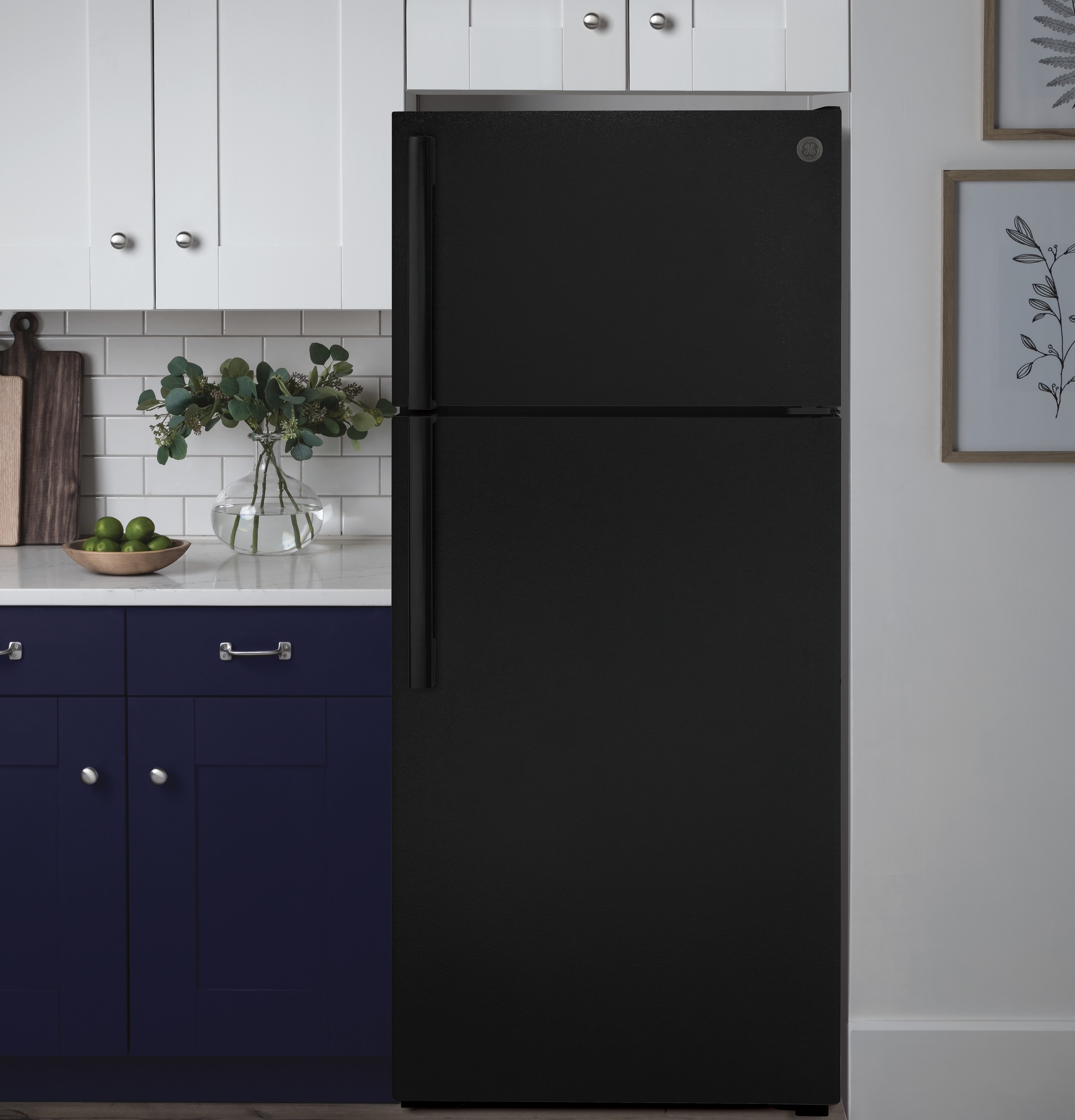 28" Top Freezer 16.6 cu. ft. Refrigerator - View 6 | Fridge.com