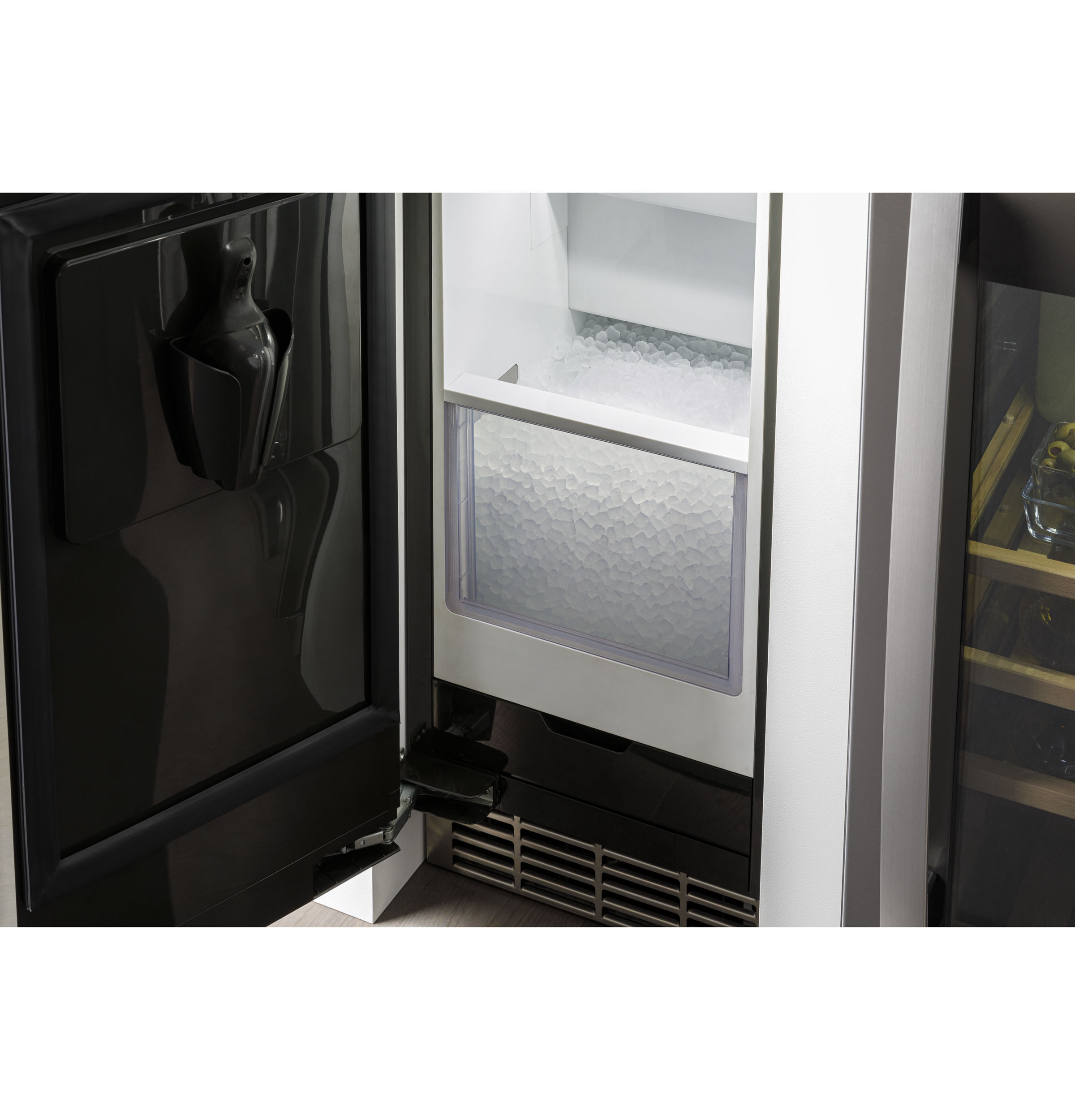Ice Maker 15-Inch Panel-Ready - Nugget Ice - View 5 | Fridge.com